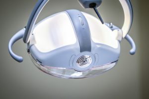מצלמה במרפאת שיניים המיועדת לטיפולי שורש
